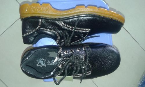 Giày bảo hộ ABC đế vàng